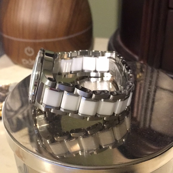 Watch - Picture 3 of 4